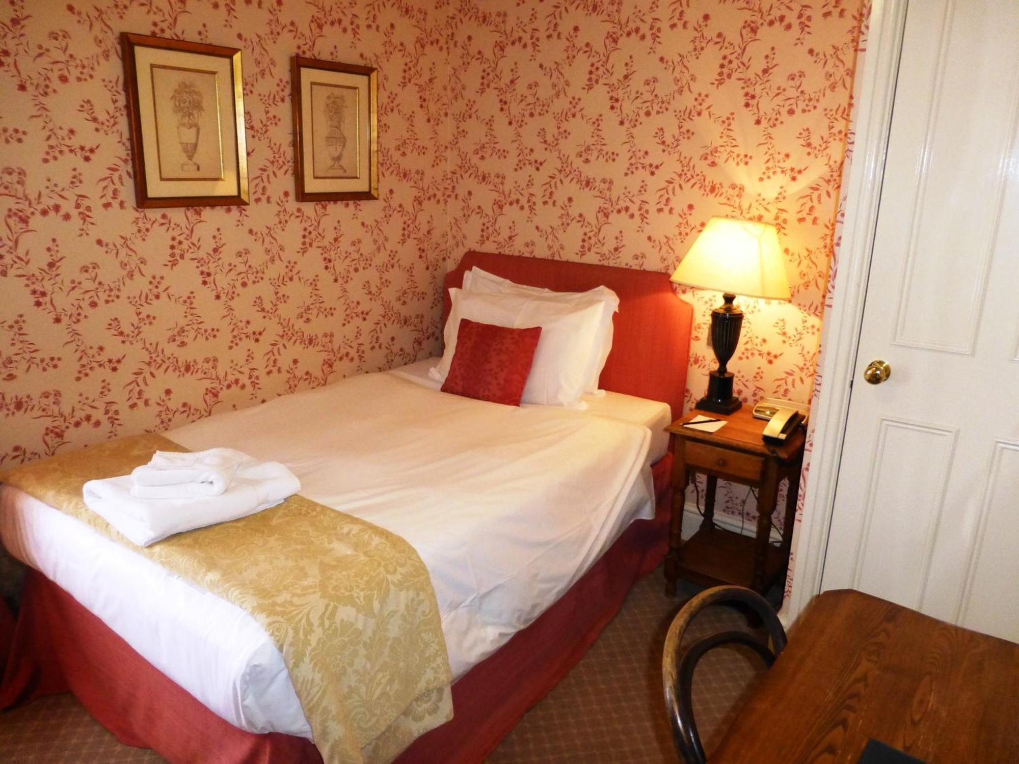 The Bear Hotel Devizes Rum bild