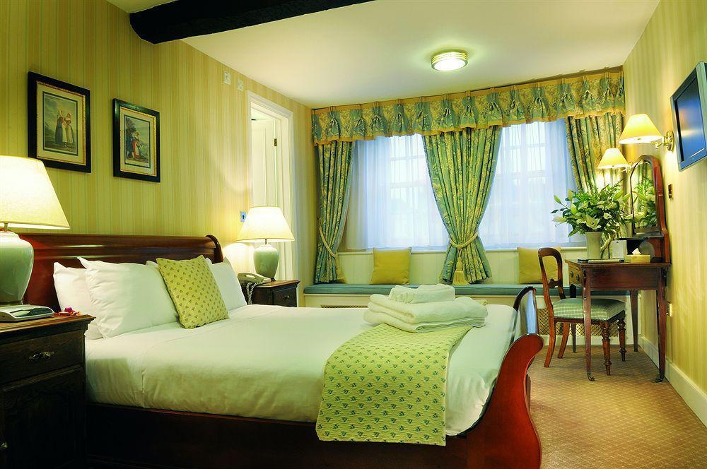 The Bear Hotel Devizes Rum bild