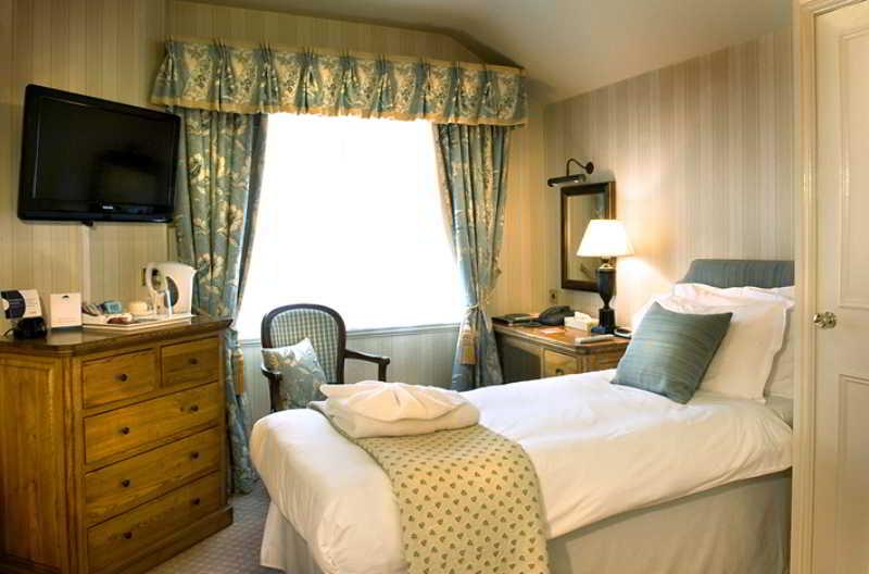 The Bear Hotel Devizes Exteriör bild