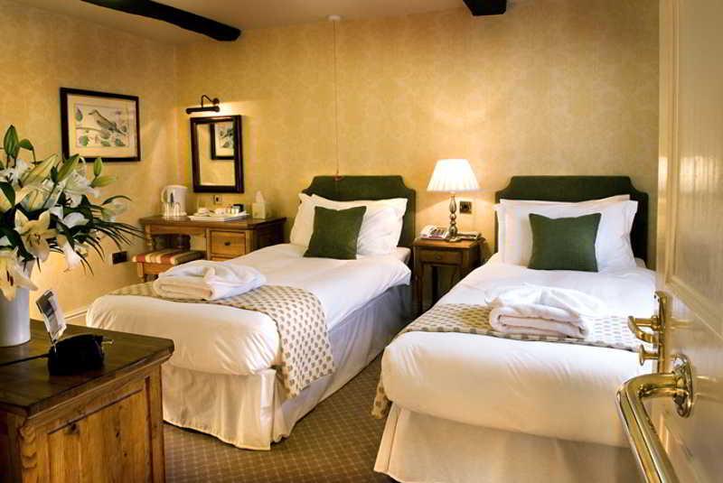 The Bear Hotel Devizes Exteriör bild