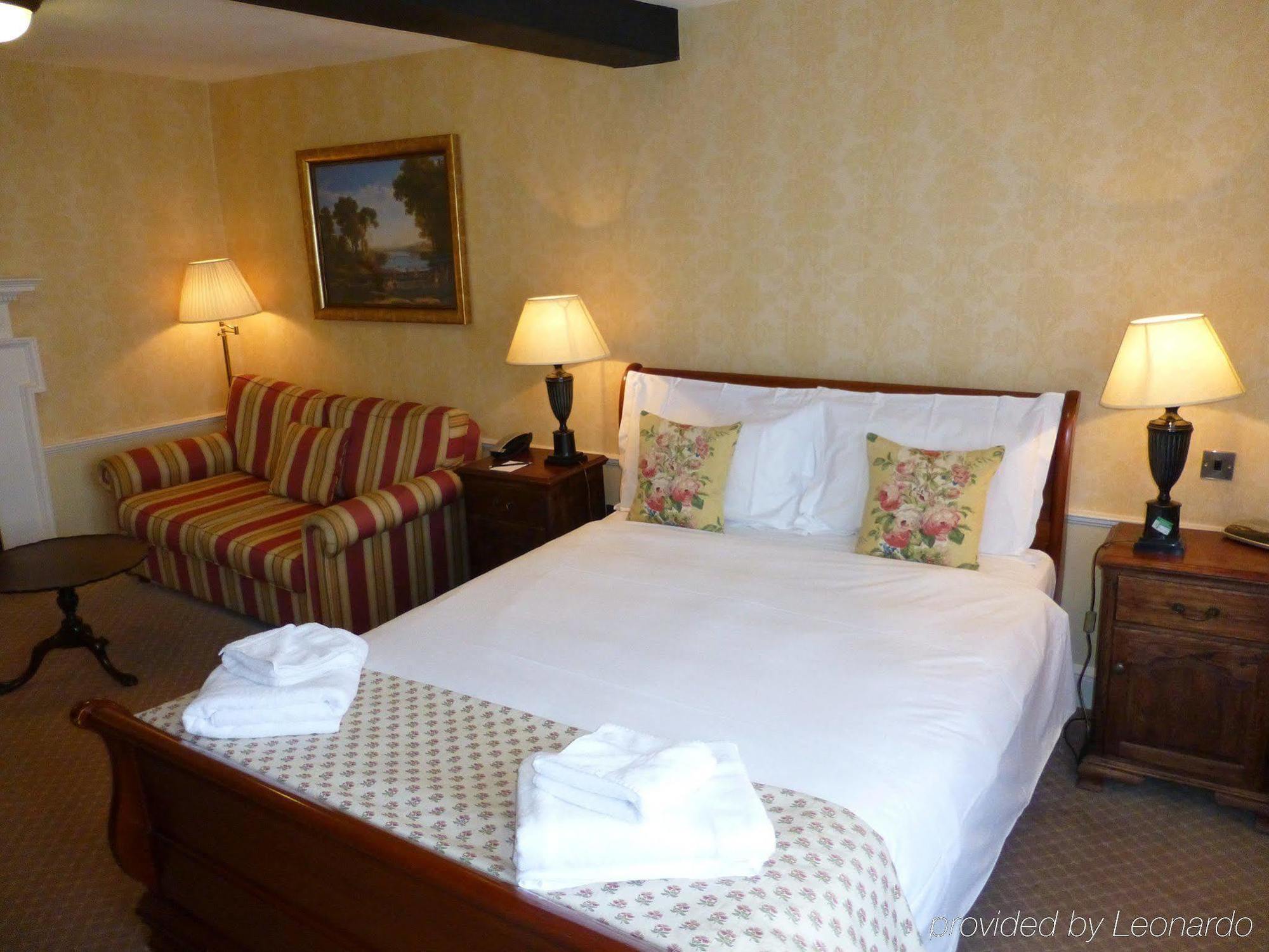 The Bear Hotel Devizes Exteriör bild