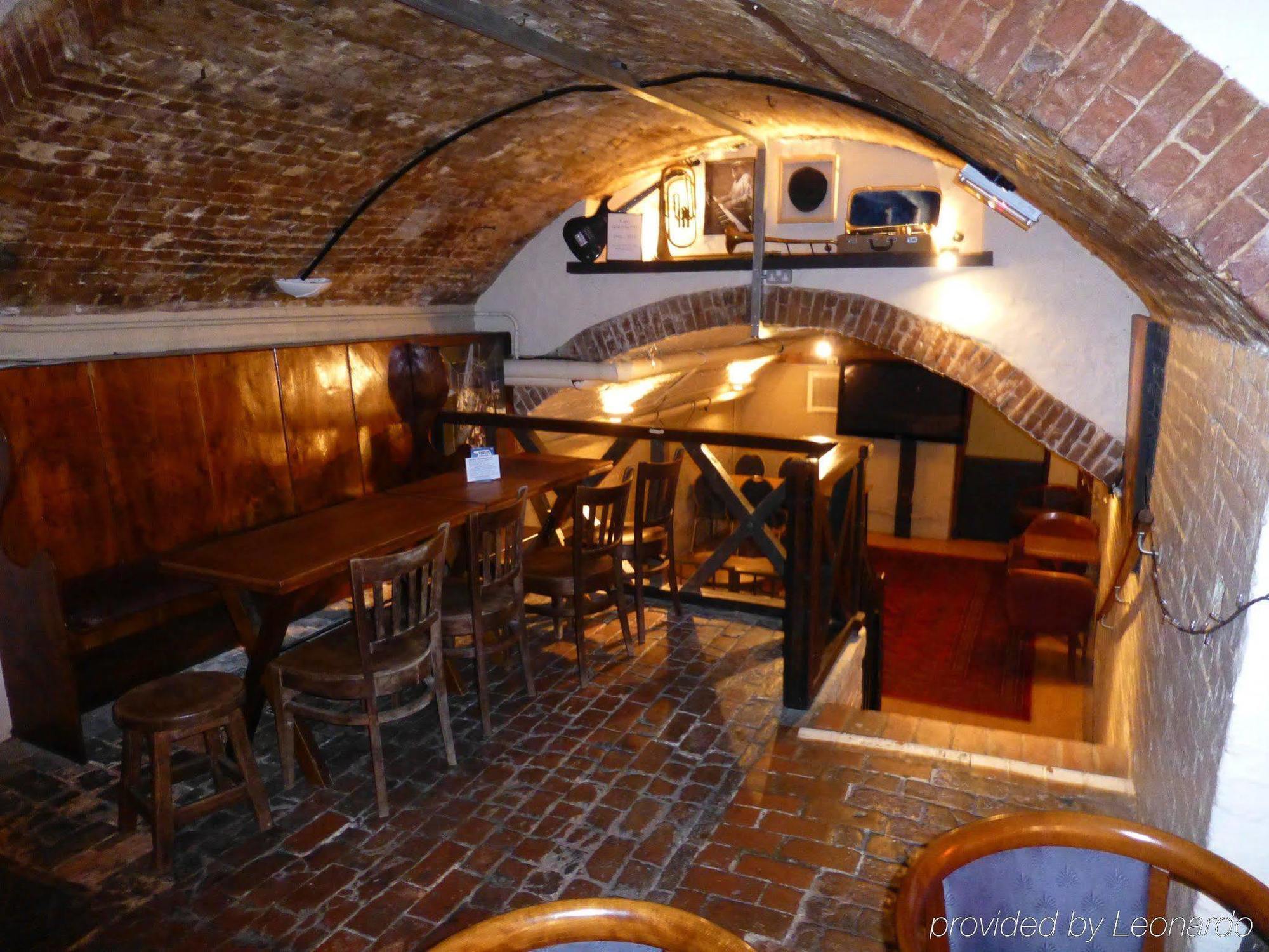 The Bear Hotel Devizes Exteriör bild