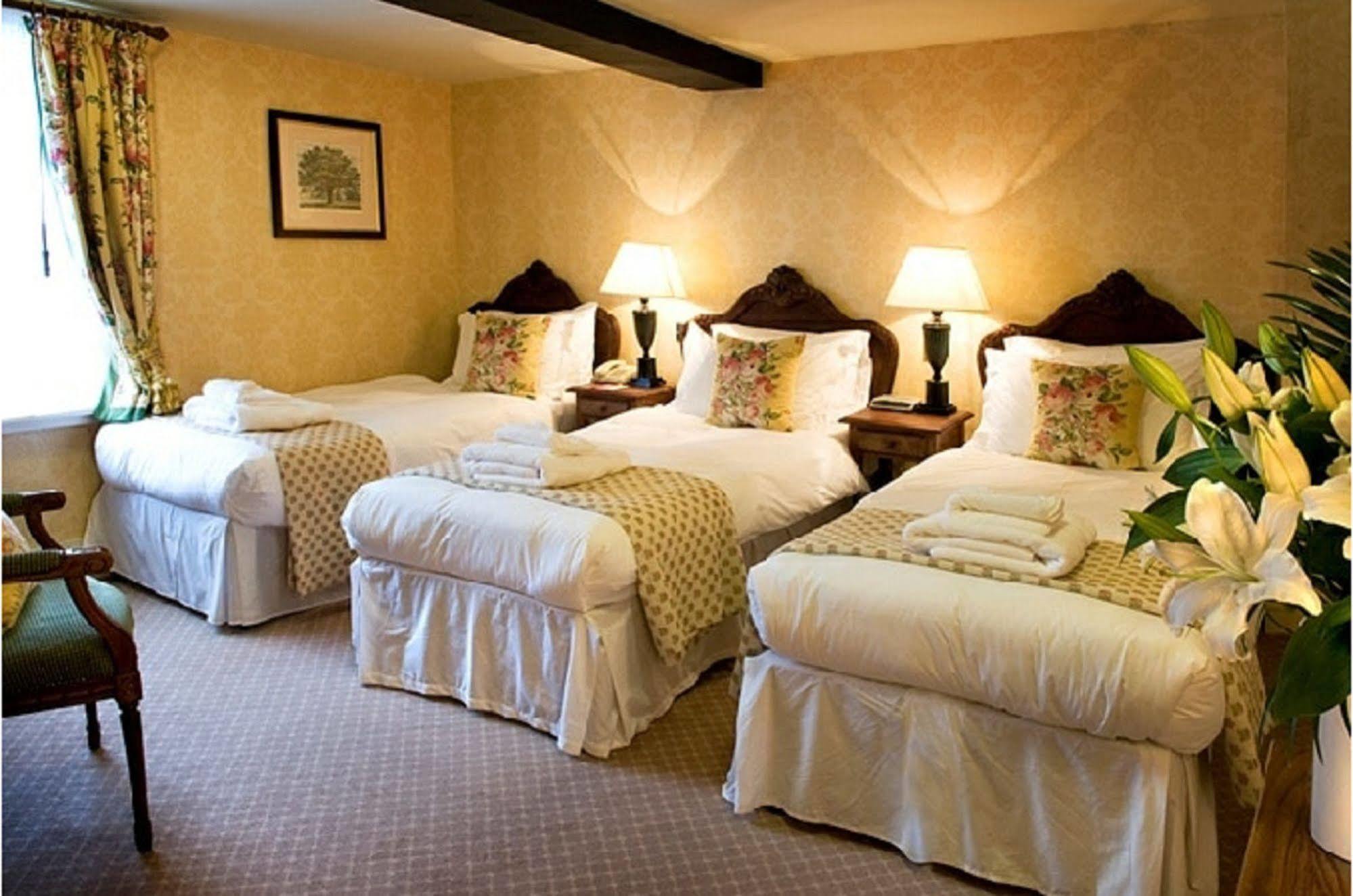 The Bear Hotel Devizes Exteriör bild