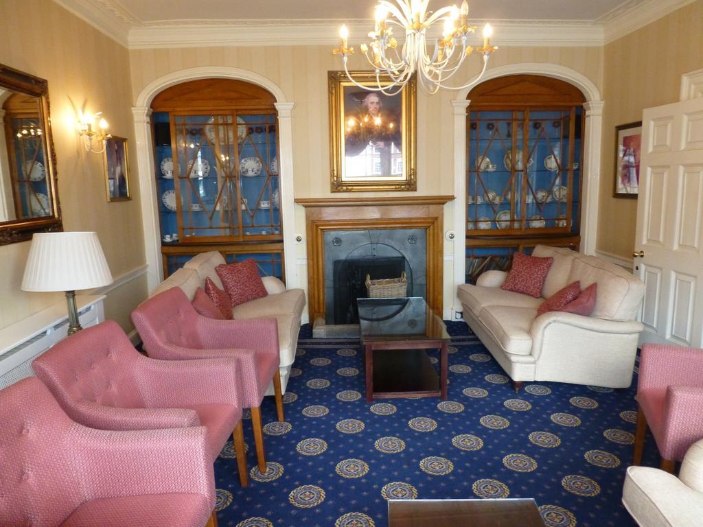 The Bear Hotel Devizes Exteriör bild
